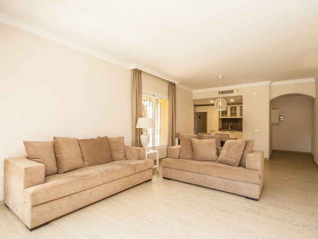 2 Bedrooms Apartment in Elviria
