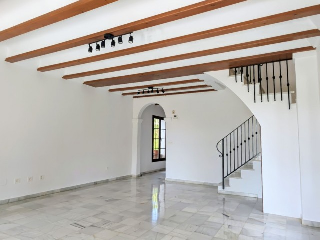 Adosado con 3 Dormitorios  en Nagüeles