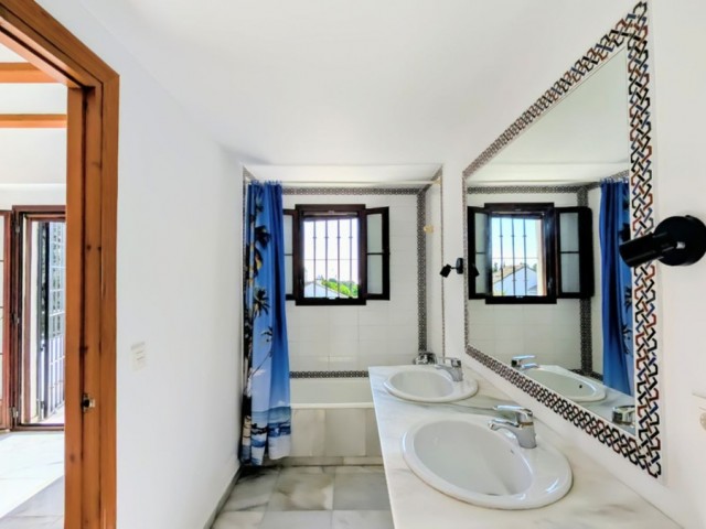 Adosado con 3 Dormitorios  en Nagüeles