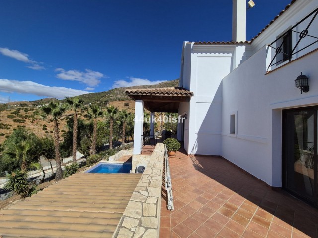 4 Soveroms Villa i Valtocado