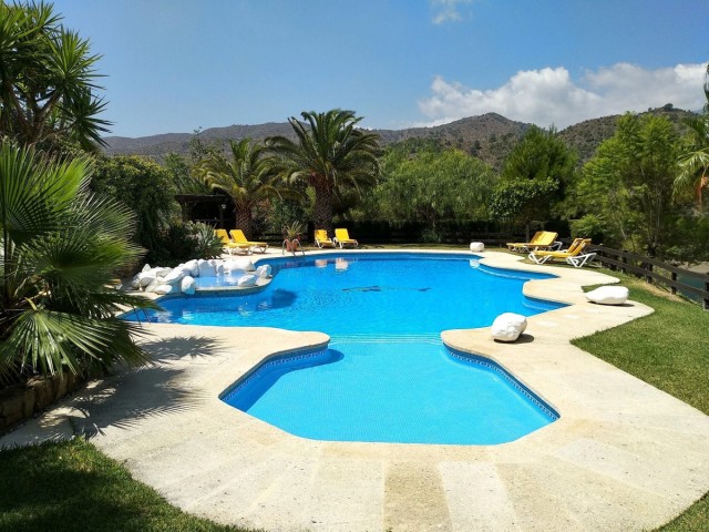 6 Slaapkamer Villa in Istán