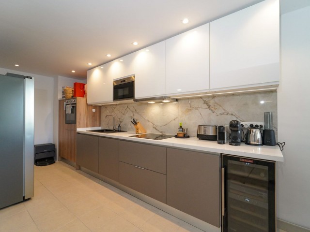 3 Bedrooms Apartment in Elviria