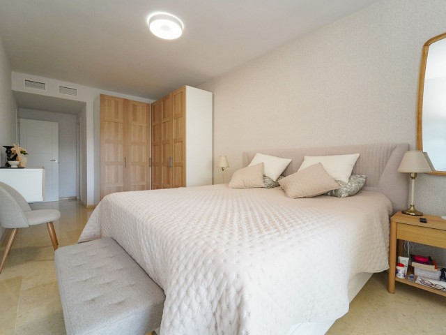 3 Bedrooms Apartment in Elviria