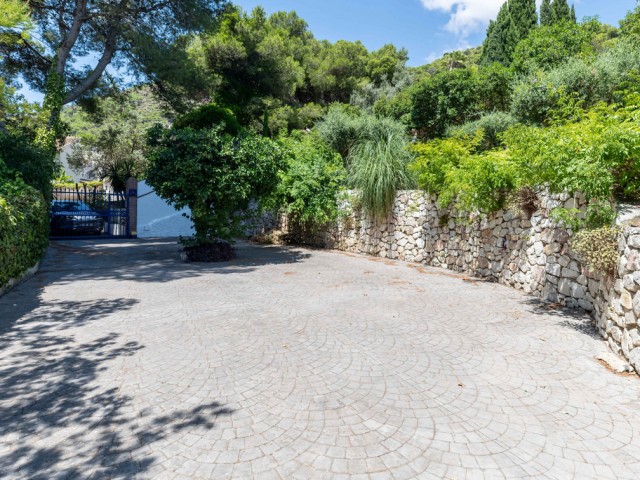 5 Bedrooms Villa in Mijas