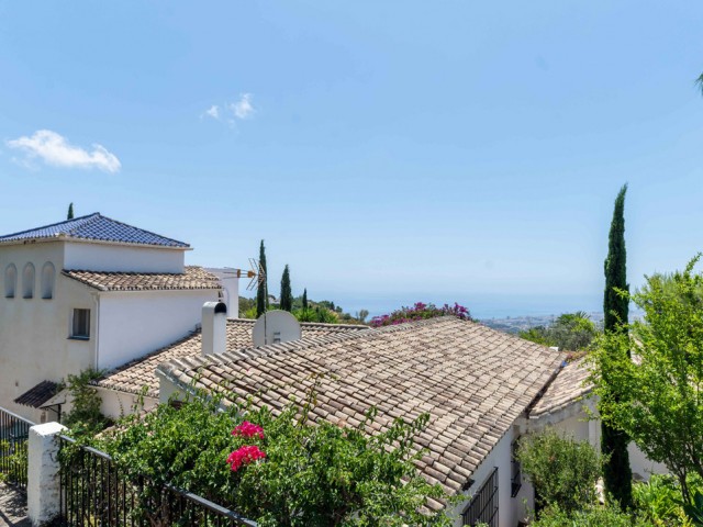 5 Bedrooms Villa in Mijas