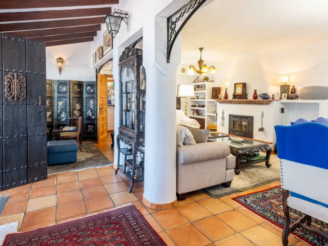 5 Bedrooms Villa in Mijas