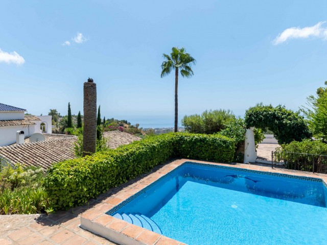 5 Bedrooms Villa in Mijas