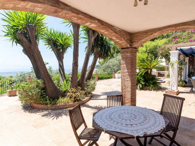 5 Bedrooms Villa in Mijas