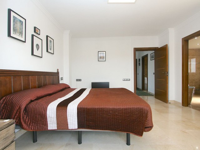 8 Bedrooms Villa in Sierrezuela