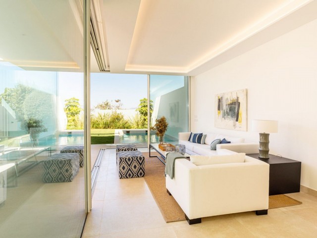 4 Bedrooms Villa in Marbella