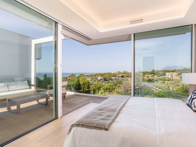 4 Bedrooms Villa in Marbella