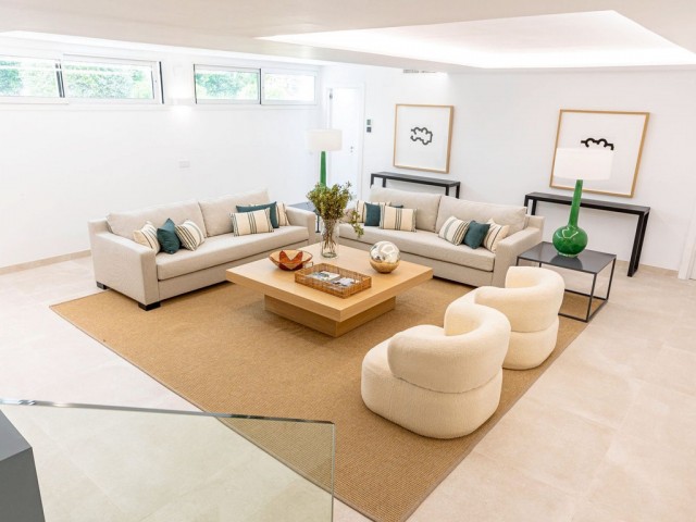 4 Bedrooms Villa in Marbella