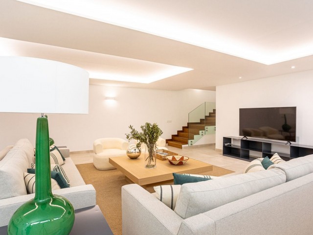 4 Bedrooms Villa in Marbella