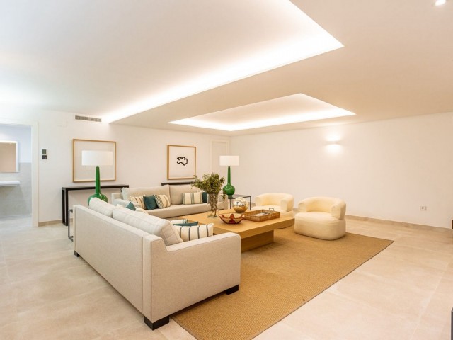 4 Bedrooms Villa in Marbella