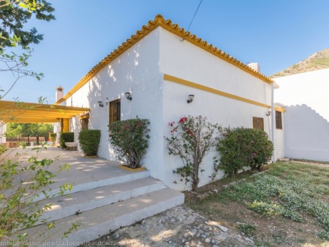 5 Bedrooms Villa in Mijas