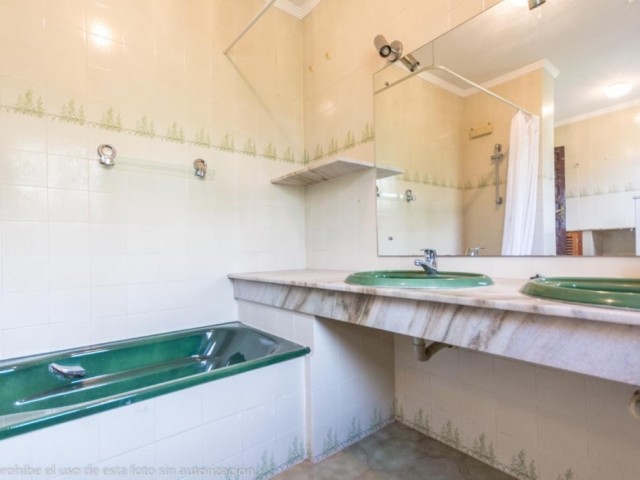 5 Bedrooms Villa in Mijas