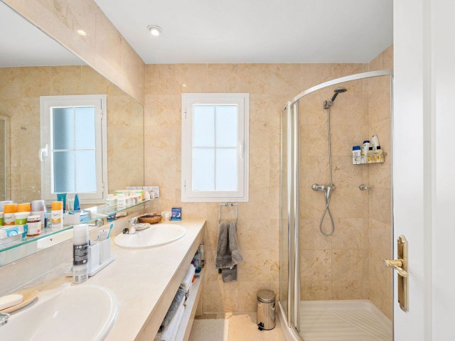 3 Soveroms Rekkehus i Nueva Andalucía