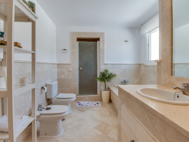 4 Makuuhuoneen Huvila La Duquesa