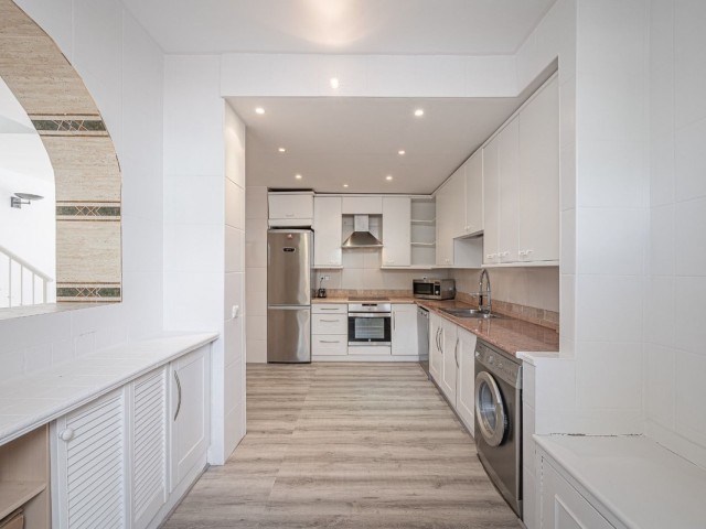 4 Bedrooms Townhouse in Benahavís