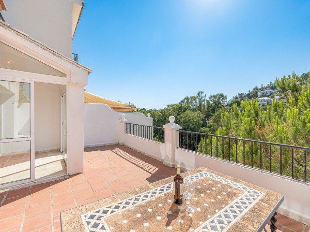 4 Bedrooms Townhouse in Benahavís