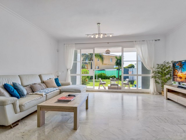 5 Bedrooms Townhouse in Calahonda