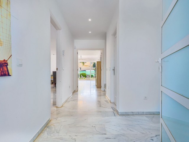 5 Bedrooms Townhouse in Calahonda