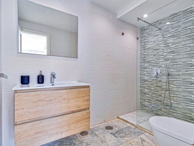 5 Bedrooms Townhouse in Calahonda