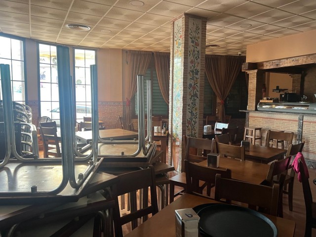 Villa avec 4 Chambres  à Estepona