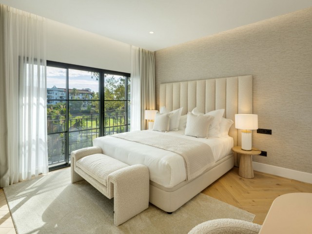 5 Bedrooms Villa in Benahavís