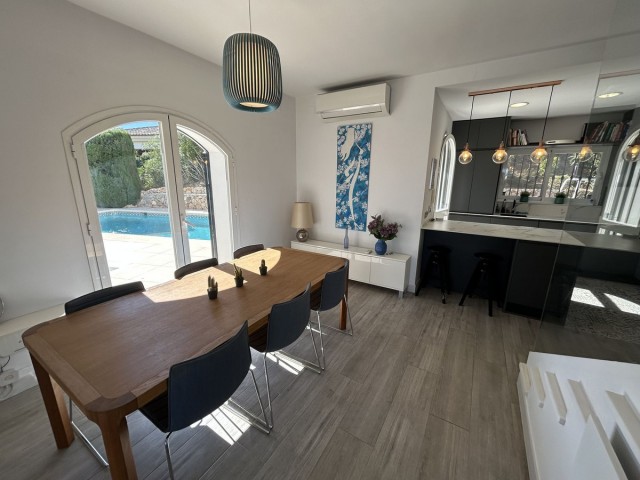 5 Soveroms Villa i Elviria