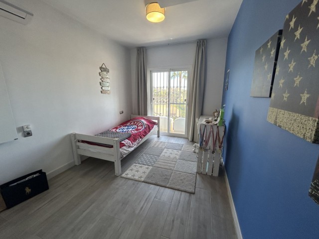 5 Soveroms Villa i Elviria