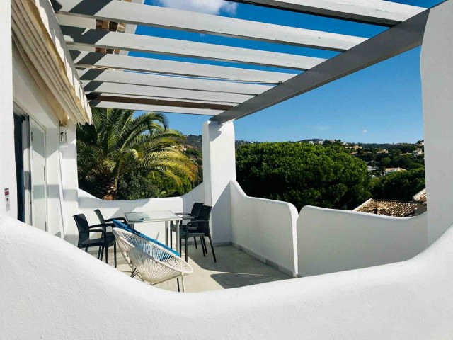 5 Bedrooms Villa in Elviria