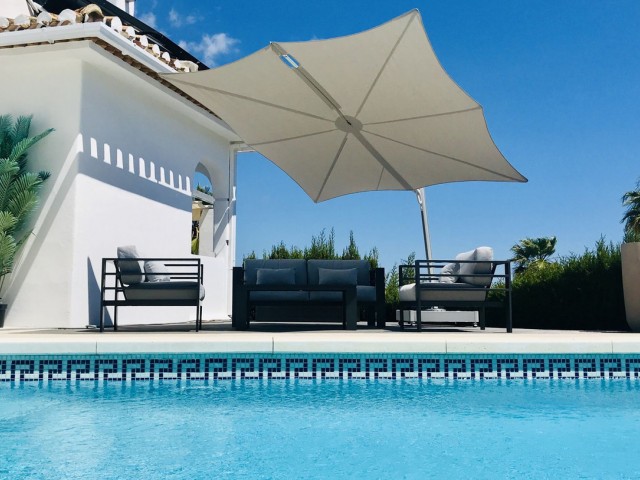 5 Sovrums Villa i Elviria