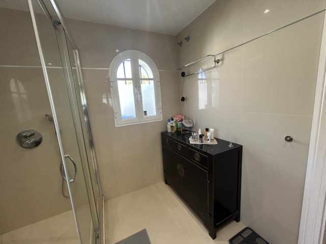 5 Sovrums Villa i Elviria