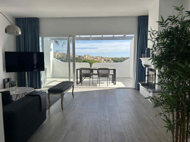 Villa con 5 Dormitorios  en Elviria