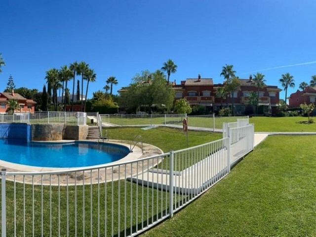 4 Bedrooms Townhouse in Benahavís