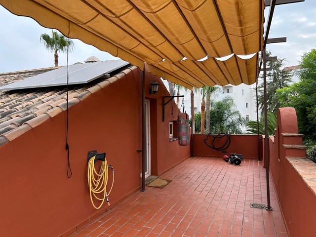 4 Schlafzimmer Reihenhaus in Benahavís