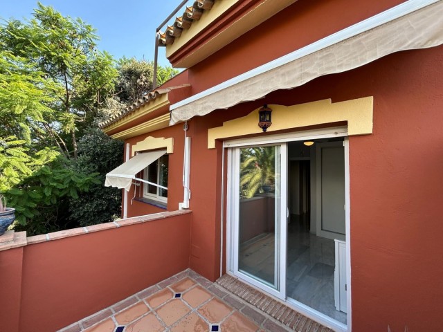 4 Schlafzimmer Reihenhaus in Benahavís