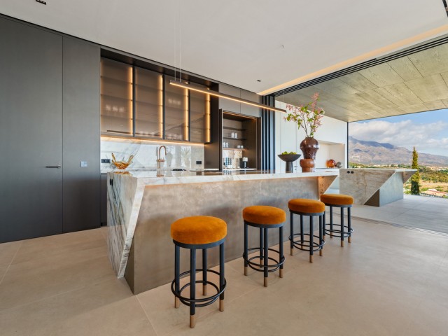 8 Bedrooms Villa in Benahavís