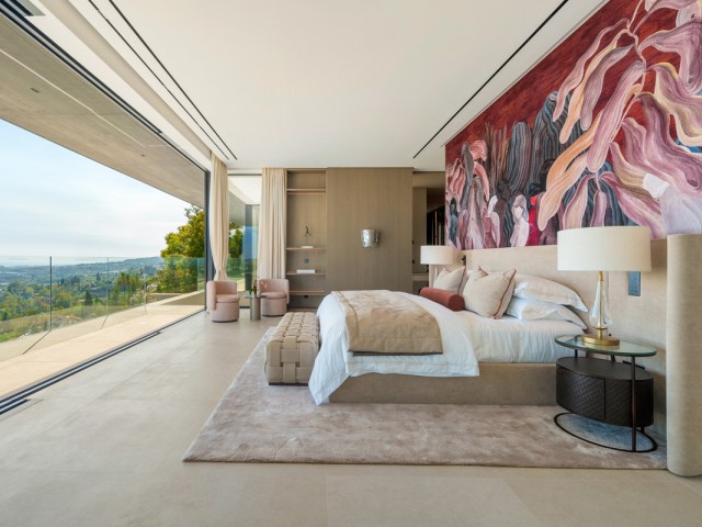 8 Bedrooms Villa in Benahavís