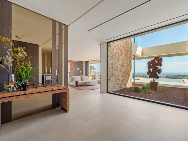 8 Bedrooms Villa in Benahavís