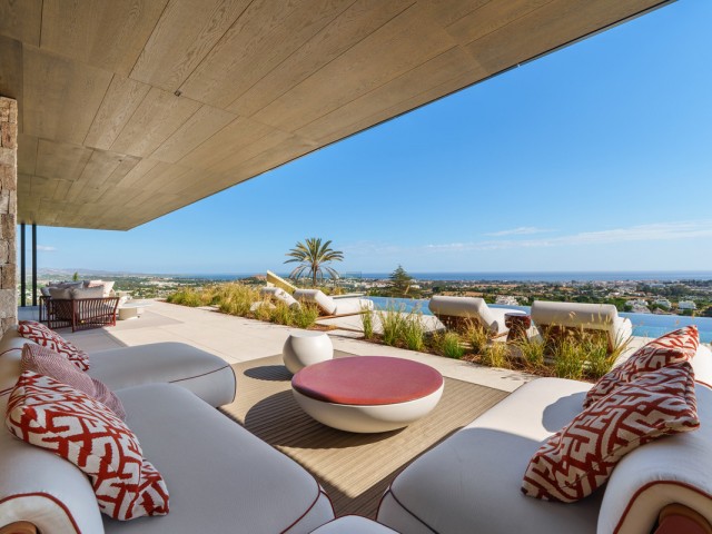 8 Bedrooms Villa in Benahavís