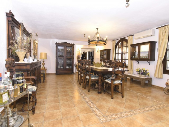 8 Soveroms Villa i Mijas