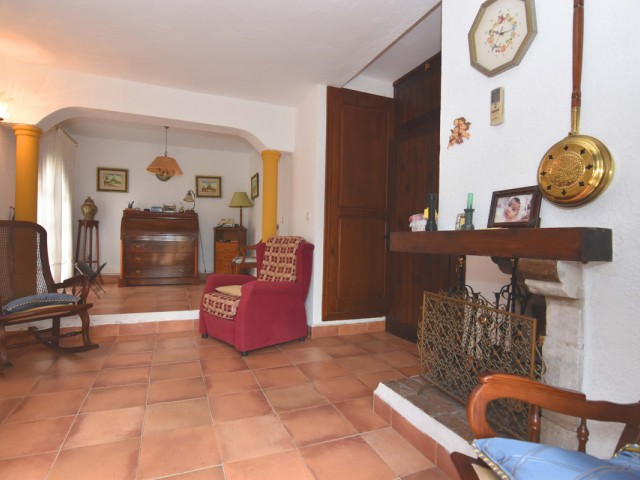 8 Bedrooms Villa in Mijas