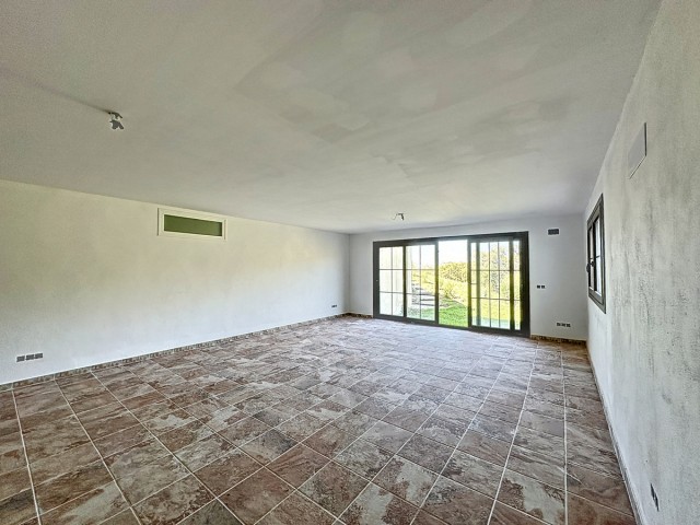 5 Bedrooms Villa in Casares