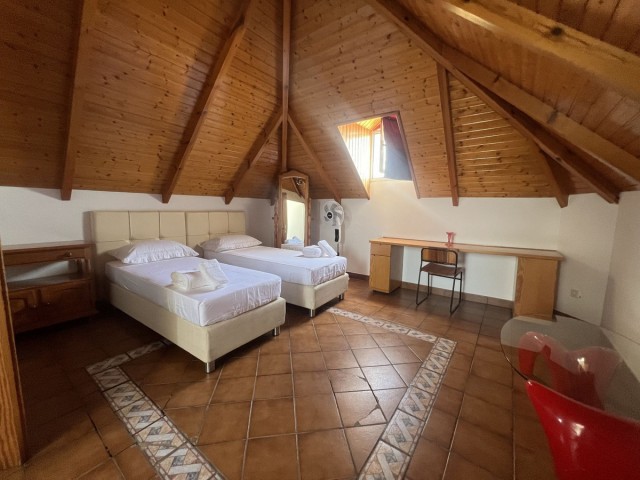 Villa avec 5 Chambres  à San Pedro de Alcántara