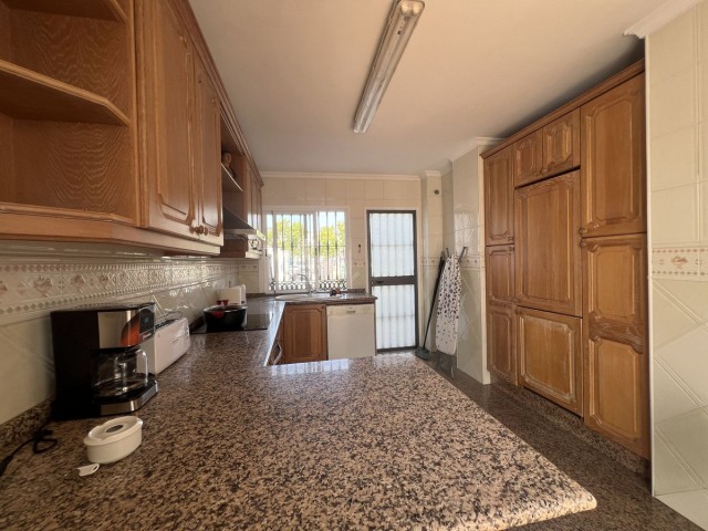 Villa con 5 Dormitorios  en San Pedro de Alcántara