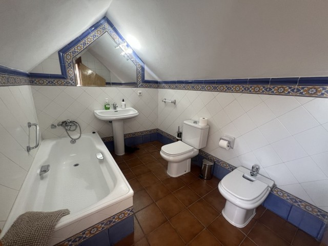 Villa con 5 Dormitorios  en San Pedro de Alcántara
