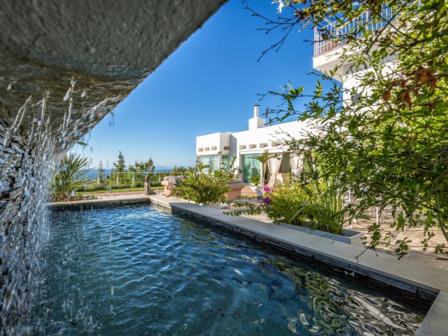 7 Soveroms Villa i Estepona