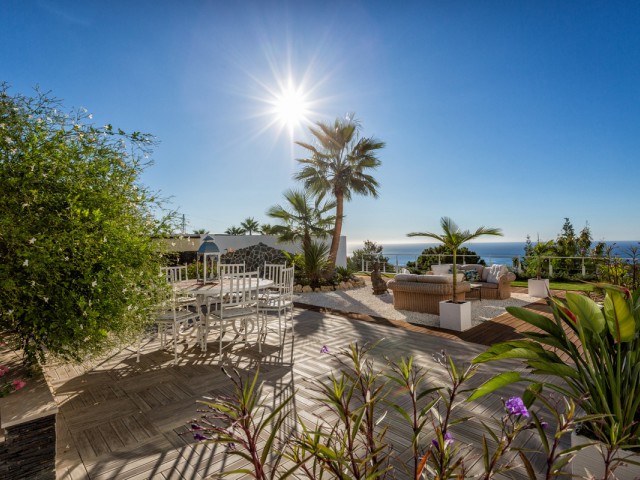 7 Soveroms Villa i Estepona